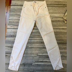 JBD white stretch skinny crop jeans. Like new.  Size 28.
